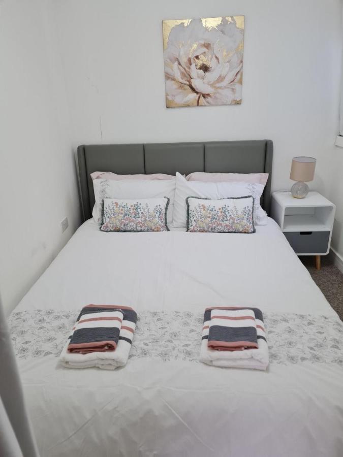 Penlea 1-Bed Flat With Harbour View In Tarbert Apartment Tarbert  Bagian luar foto