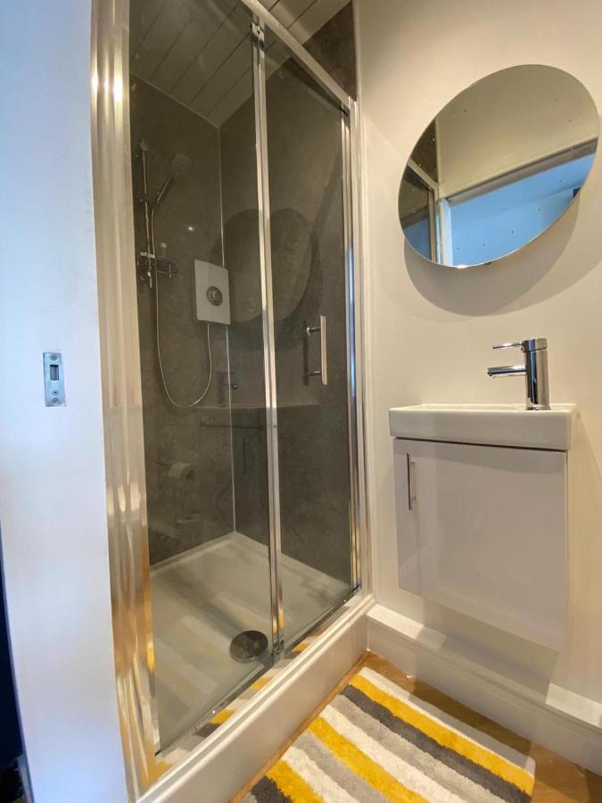 Penlea 1-Bed Flat With Harbour View In Tarbert Apartment Tarbert  Bagian luar foto